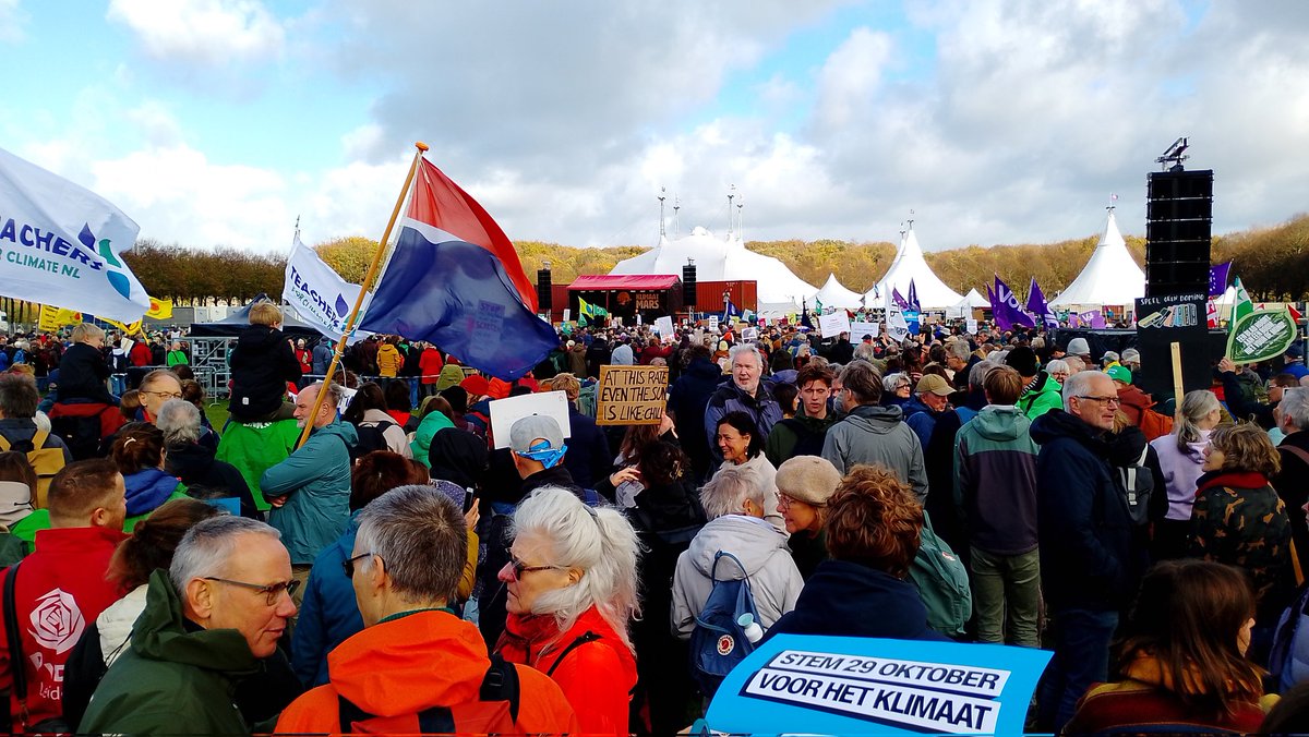 Cor10792734's tweet image. DRUK ❗❗🎉🎊
#KLIMAATMARS #MALIEVELD