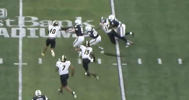 PowerMizzoucom's tweet photo. Screenshots of MK Young's 80 yard TD run. If this isn't holding on Daylan Carnell it would be miraculous.

After that, the best shot to make the tackle was Marvin Burks, but he ran into Toriano Pride and got spun around and Young was off to the races. https://t.co/JIqOaYjka8