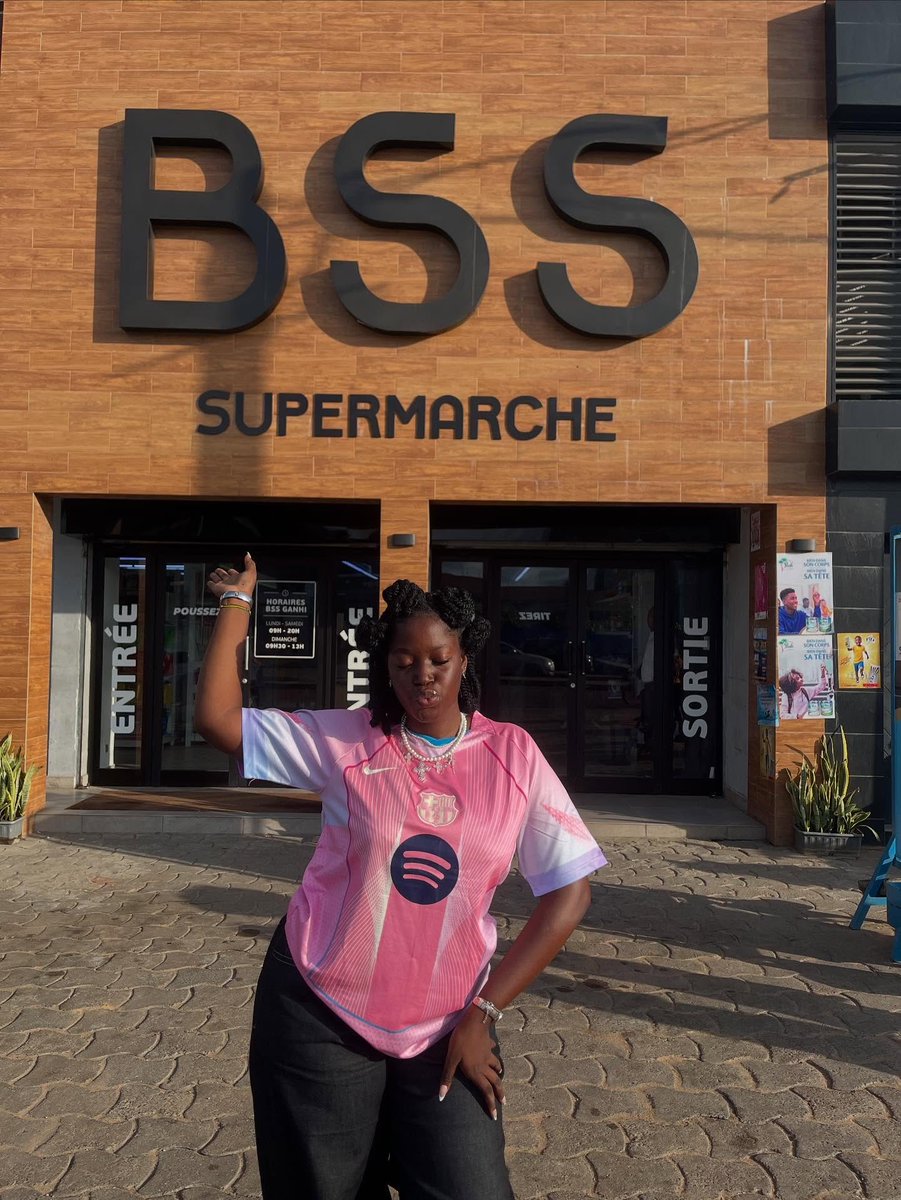 lemaillot__'s tweet photo. For your feed you pretty girls🫦💞💅🏾

📍@BSS_supermarche , Cotonou🇧🇯

#OctobreRose #TT229  #FCBarcelona https://t.co/8Nsv5HuvSO