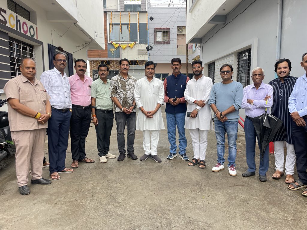 ChandersinghINC's tweet image. श्री मुकेश शर्मा जी (बालाजी) के यहाँ भंडारे में ।