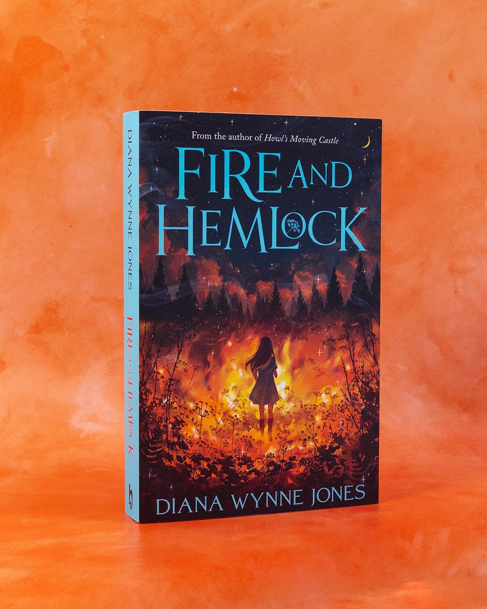 HarperCollinsCh's tweet photo. Cosy reading with Fire and Hemlock and 40 years of Howl's Moving Castle. Perfect rainy reading escapism 🥰  https://t.co/lXVsLGy2xQ

#DianaWynneJones #HowlsMovingCastle #FireandHemlock https://t.co/nAeOXEbkSO