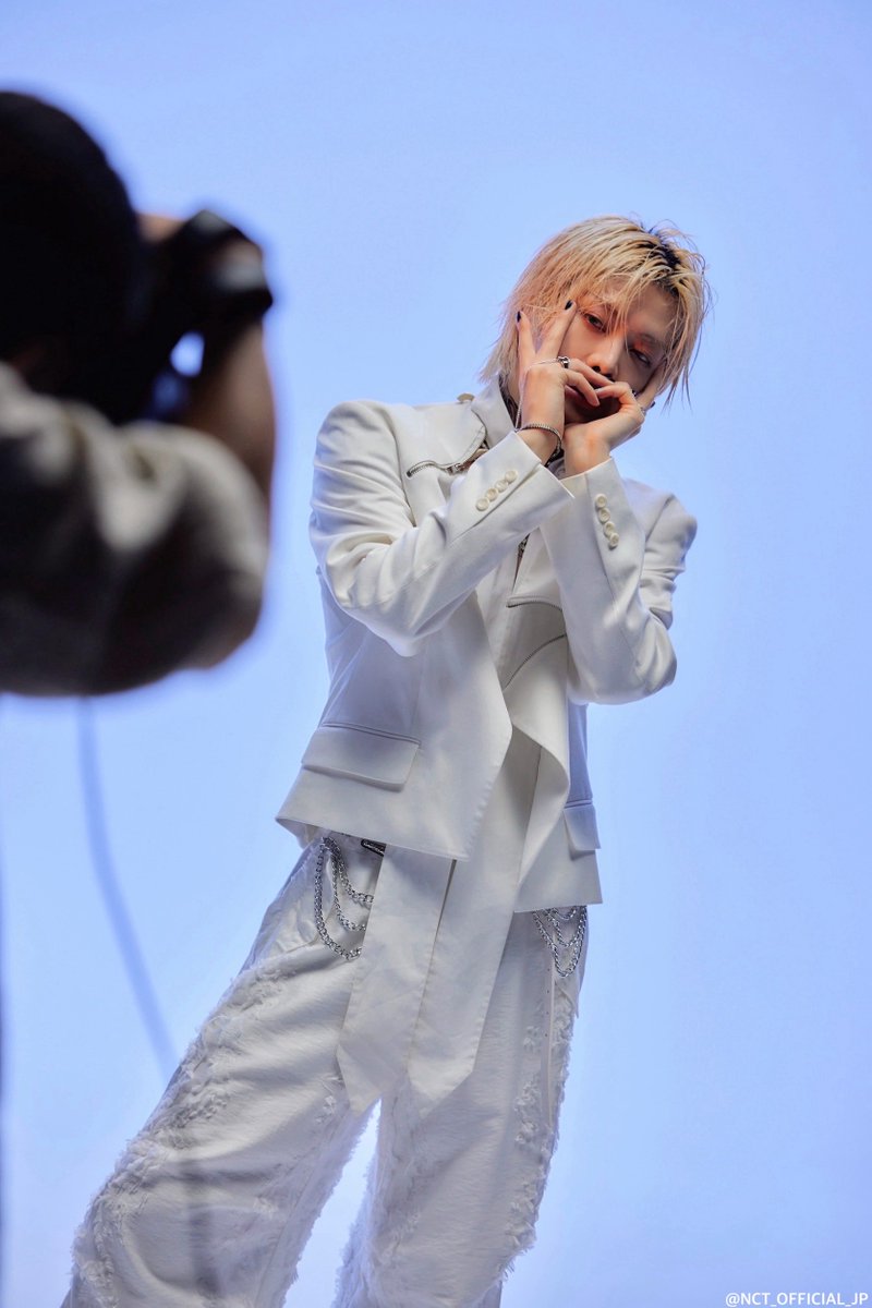 NCT_OFFICIAL_JP's tweet image. 2025.10.26 Release
#YUTA The 1st Album 'PERSONA'
Jacket shooting Behind the Scenes#1
🎧 yuta.lnk.to/PERSONA_1026
💿 yuta.lnk.to/PERSONA_CD
🎞️ 'EMBER' youtu.be/swjKSuDhc6c
#ユウタ #유타
#PERSONA #YUTA_PERSONA
#NCT #NCT127