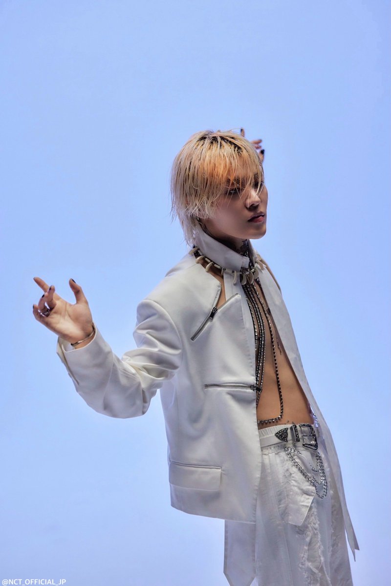NCT_OFFICIAL_JP's tweet image. 2025.10.26 Release
#YUTA The 1st Album 'PERSONA'
Jacket shooting Behind the Scenes#1
🎧 yuta.lnk.to/PERSONA_1026
💿 yuta.lnk.to/PERSONA_CD
🎞️ 'EMBER' youtu.be/swjKSuDhc6c
#ユウタ #유타
#PERSONA #YUTA_PERSONA
#NCT #NCT127
