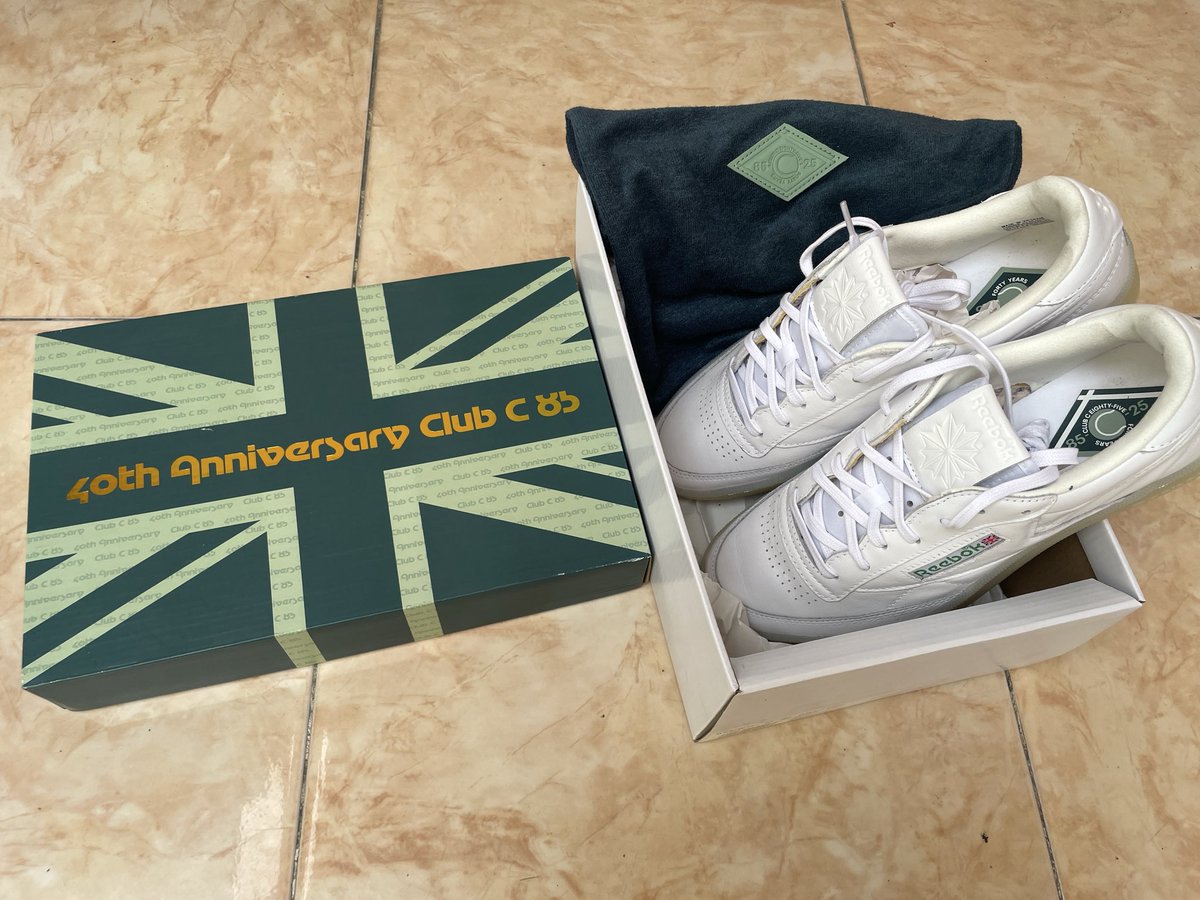 Hiberskan size 
41 26,5cm 
Rebook 40th anniversary club c85