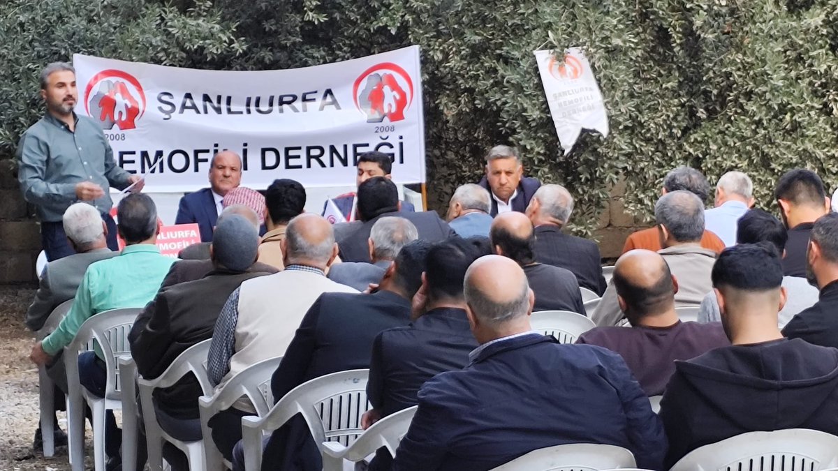 Şanlıurfa Hemofili Derneği olarak bugün 7. Olağan Genel Kurulumuzu  gerçekleştirdik. Bizlere destek verip bugün yanımızda olan ve olamayan bütün Hemofililere teşekkür ediyoruz. Yeniden Başkanlığı şahsıma layık gören bütün Hemofili dostlarıma teşekkür ederim. 7. Genel kurulumuz