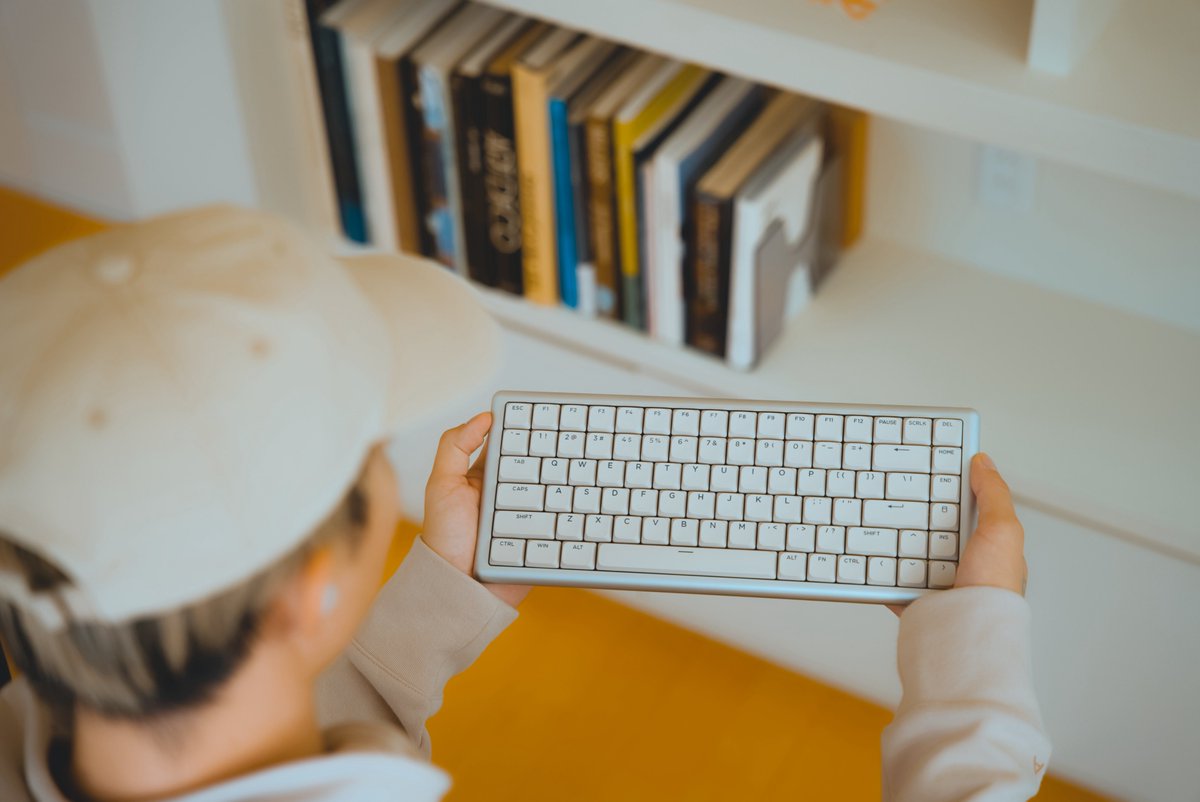 Keyboard:Vero75 silver
Switch: Kailh White Rain Switch
Keycap:ｰ
#KEEB_PD #KEEB_PD_R273 
#自作キーボード
#カスタムキーボード