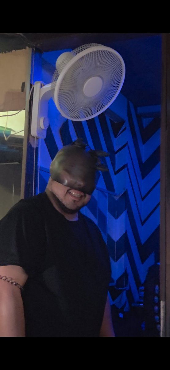 ブラックラバーグローブマン