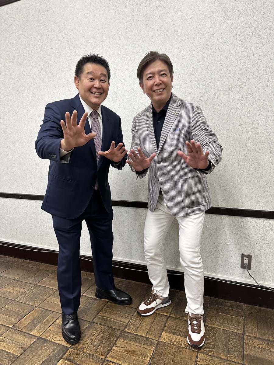 第66代横綱若乃花、花田虎上さんの講演会のお相手をさせていただきました。飾らず自然体で語られる一言一言が、究極の世界を経験した人にしか出すことのできない珠玉の言葉でした。同志社女子中高父母の会のみなさま、ありがとうございました！#若乃花 #おにいちゃん #花田虎上 #竹内弘一 #横綱