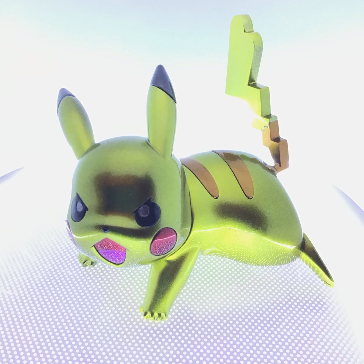 kanikani512's tweet photo. ピカチュウ完成しました…。
メスですよ！、いやワイ最近知ったんやけどね…。
そんなこんなで珍しく加工したやで尻尾の形状違うダケやけどな…。
久々の塗装でクリアコート垂れてもうたケド削って誤魔化すのぢゃ…。
#キャンディ塗装 #ポケモン https://t.co/vWZYuDMewe