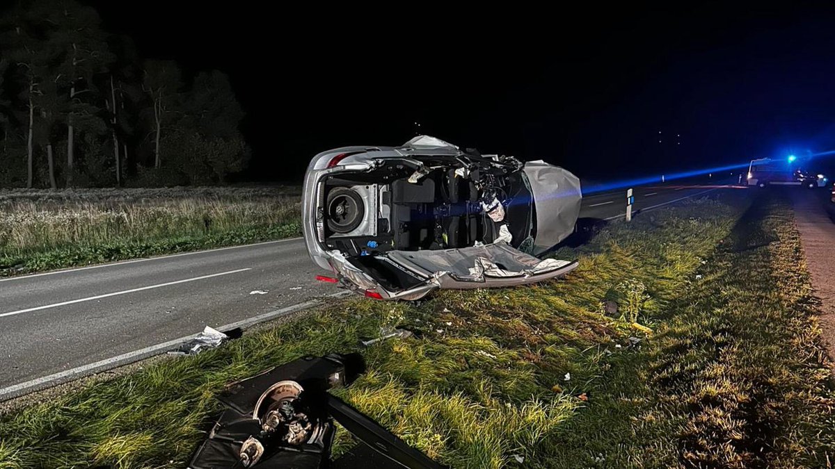alex_avoigt's tweet image. Following headlines appear repeatedly in the media:
"Serious accident involving Tesla in Bavaria: life-threatening and severe injuries – helicopter deployed"
But when you read the article, you discover the following:
- The Tesla driver was not responsible for the accident.
-…