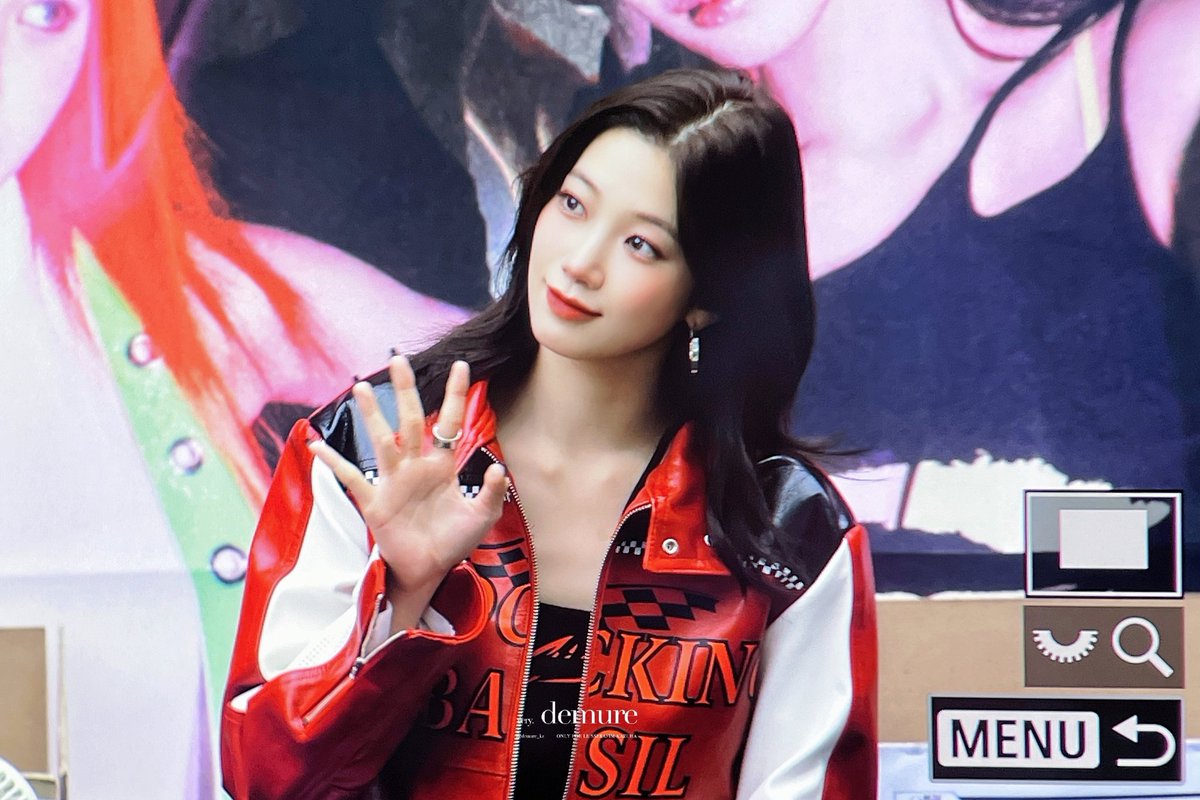 demure_kz's tweet image. 251026 | 팬싸 

🏎️🏎️🏎️

#르세라핌 #LE_SSERAFIM 
#카즈하 #KAZUHA #カズハ