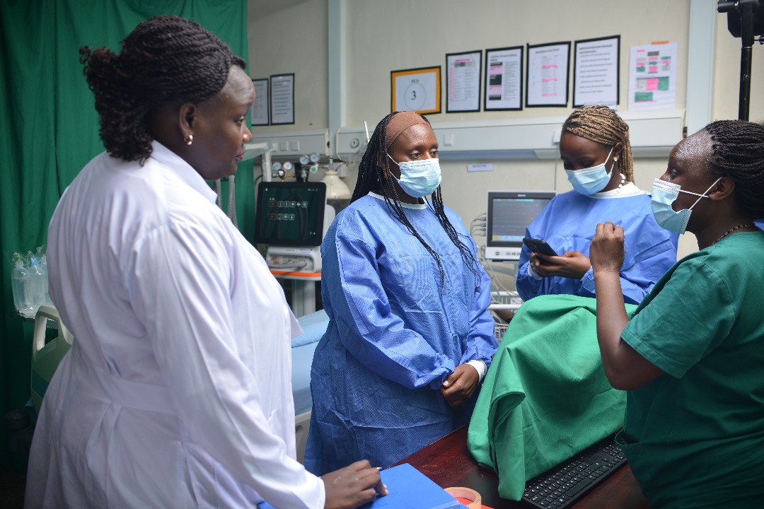 Katscarolina's tweet photo. We happened to visit kabale referral hospital...we interacted with the patients and caretakers and they said they were getting very good services from the medical team..the doctors and nurses are very good because we learnt a lot from our interaction..#GoldenPosts
@UCC_Official https://t.co/b5NXbTpZxq