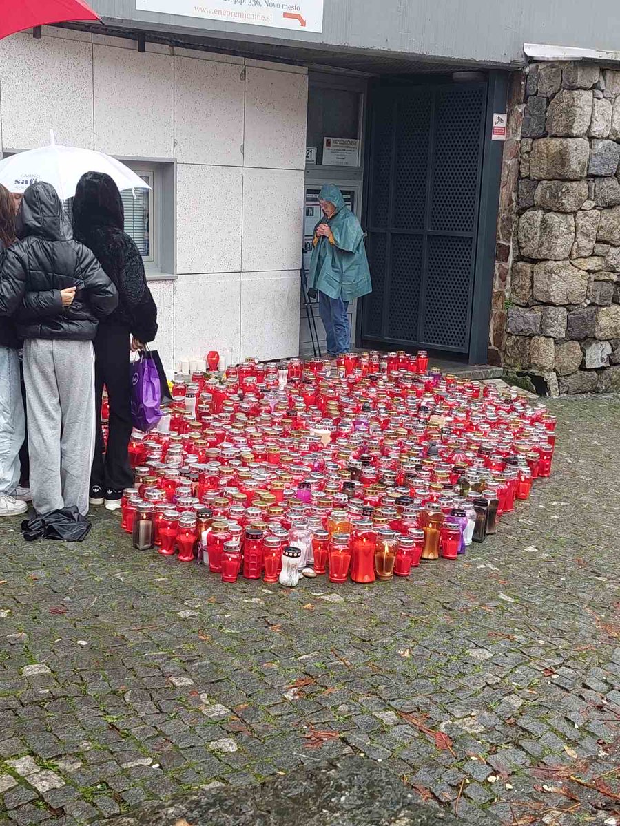 Nika Kunaver tweet media