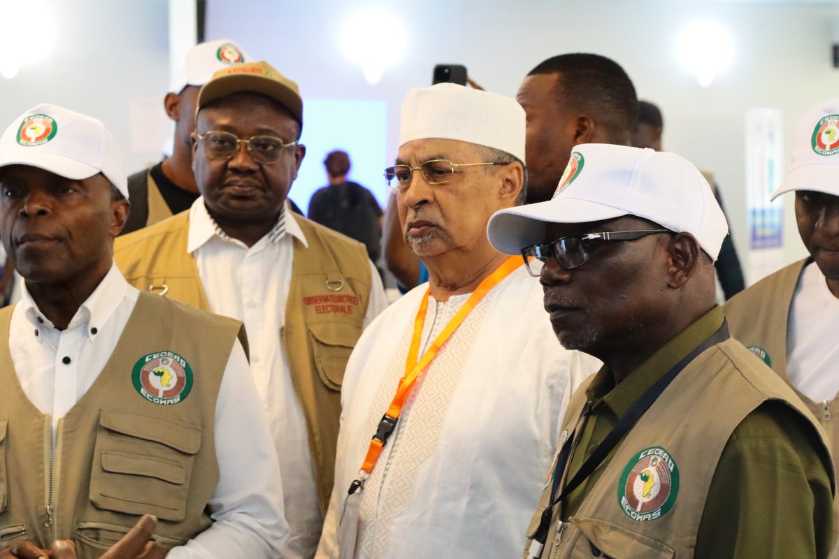 Reconnaissant d’avoir accueilli la délégation de la UA-CEDEAO  au cœur de la Cellule de Veille Électorale.
Un échange et partage constructif autour de la prévention des conflits pour des élections apaisées et crédibles.
#WANEP  #Elections2025