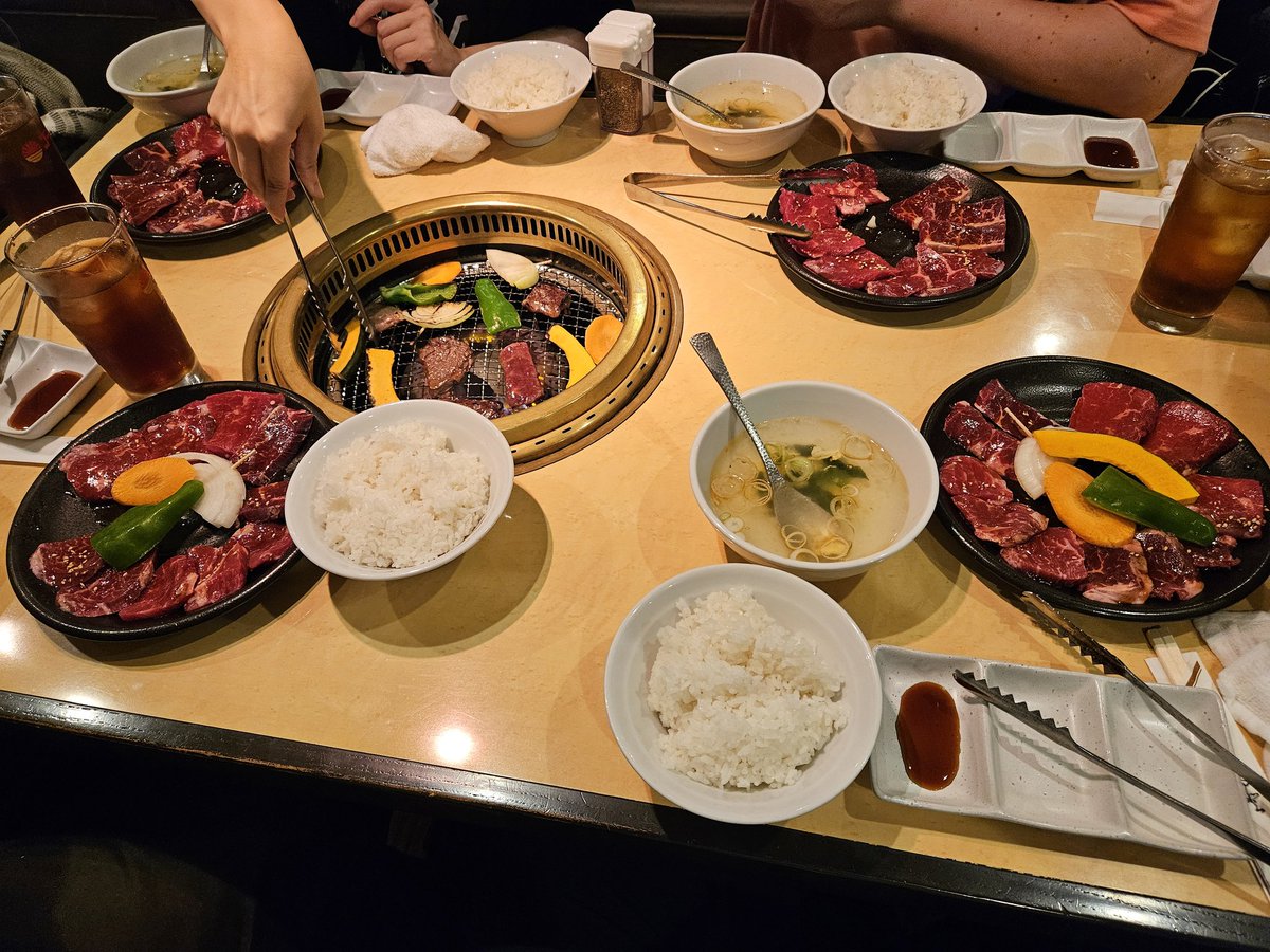 #愛知サブカル合唱祭 まであと一週間余りとなりました。演奏会前には肉を・・・ということで、#MusicaCrois の練習後の一コマです。