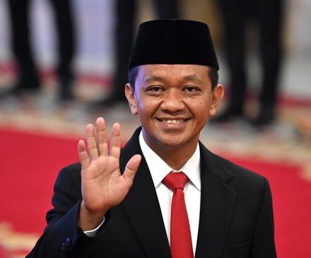 AnalisaCrypto's tweet image. CZ @cz_binance is absolutely certain that Satoshi Nakamoto is Trump.

In my opinion, I suspect that Mr. Bahlil is the real Satoshi Nakamoto.