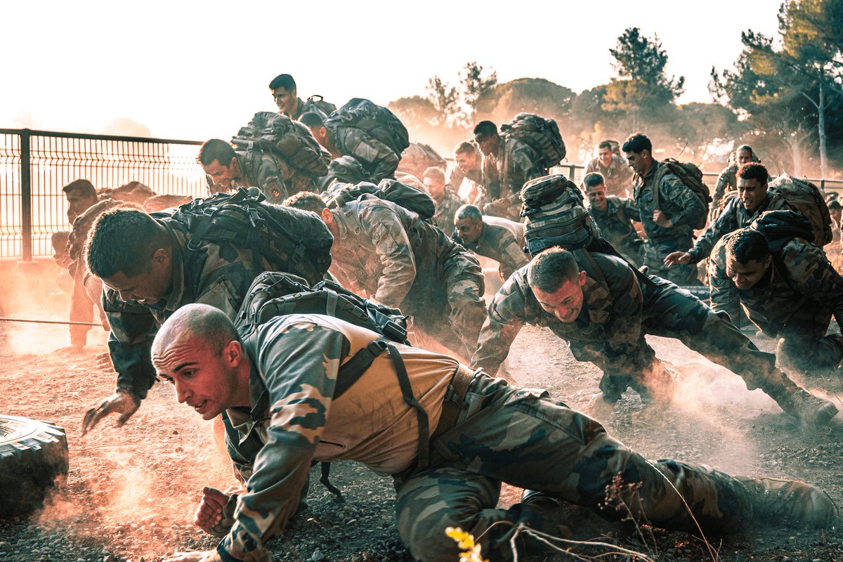 Par le sport, les marsouins du #21eRIMa ont rendu hommage à la bataille de Champagne de 1915.
À la Main-de-Massiges, le 21e RIC s’était illustré par sa bravoure et sa cohésion.

#TroupesDeMarine #6eBLB