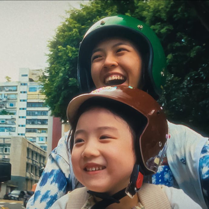 Avaloncine's tweet image. Mientras esperamos a la directora Shih-Ching Tsou para presentar #LaChicaZurda en @Seminci_oficial, nos enteramos de que ayer ganó a Mejor película en el @romacinemafest #RoFF20 👏 #LeftHandedGirl #festadelcinemadiRoma @Lilfilm #70seminci