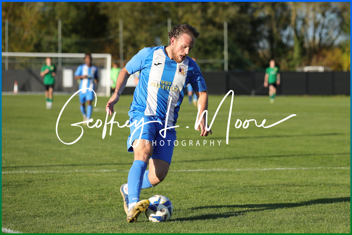 GeoffMoore's tweet image. Its good to be back! having missed a few games due to holidays and non football commitments it was great to be back sat pitchside for the @HellenicLeague clash between @PTFC88 vs @RWBTFC . Match Photos here prints.moore.photos/sports/ and four of my favs below.