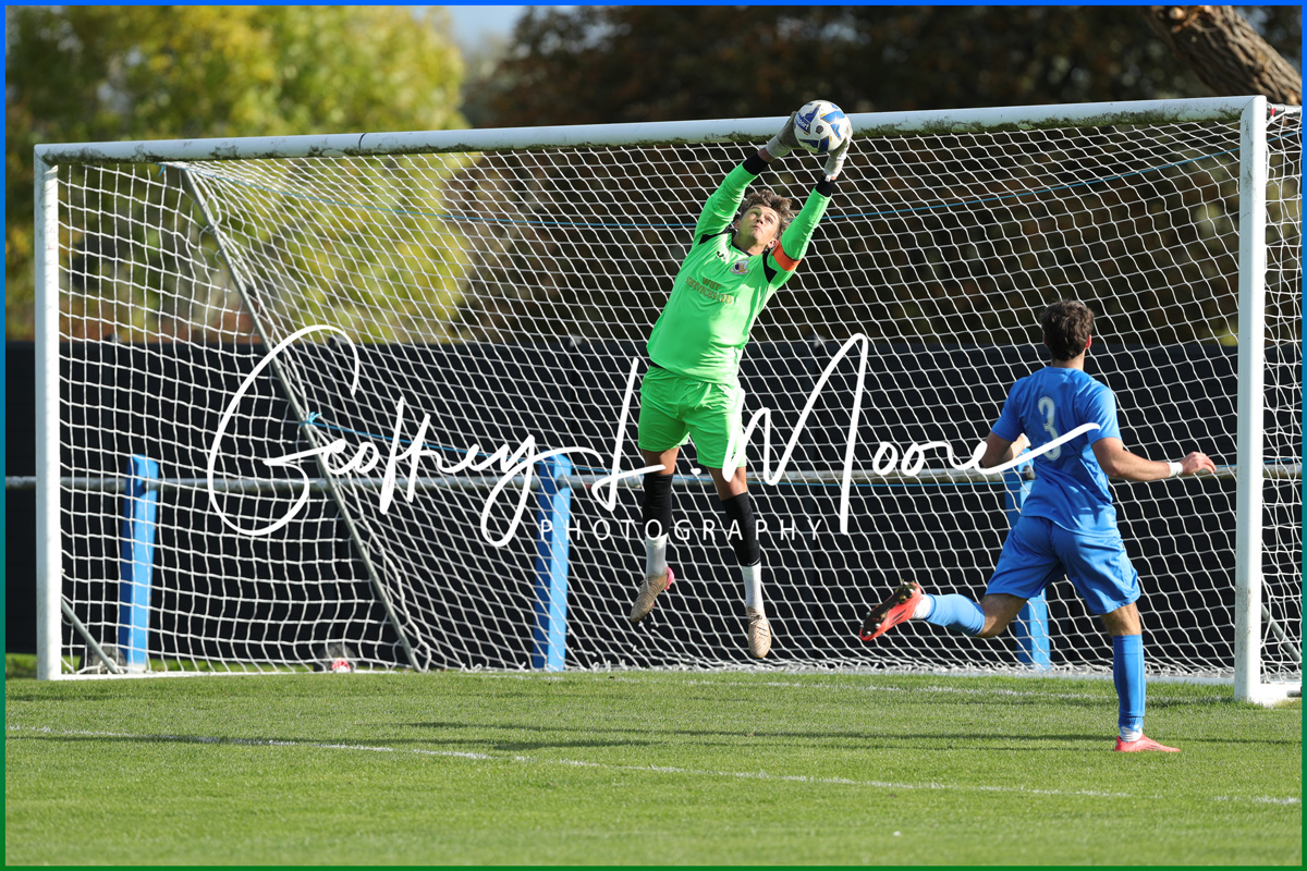 GeoffMoore's tweet image. Its good to be back! having missed a few games due to holidays and non football commitments it was great to be back sat pitchside for the @HellenicLeague clash between @PTFC88 vs @RWBTFC . Match Photos here prints.moore.photos/sports/ and four of my favs below.