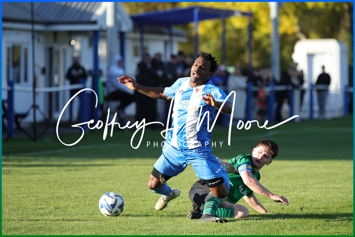 GeoffMoore's tweet image. Its good to be back! having missed a few games due to holidays and non football commitments it was great to be back sat pitchside for the @HellenicLeague clash between @PTFC88 vs @RWBTFC . Match Photos here prints.moore.photos/sports/ and four of my favs below.