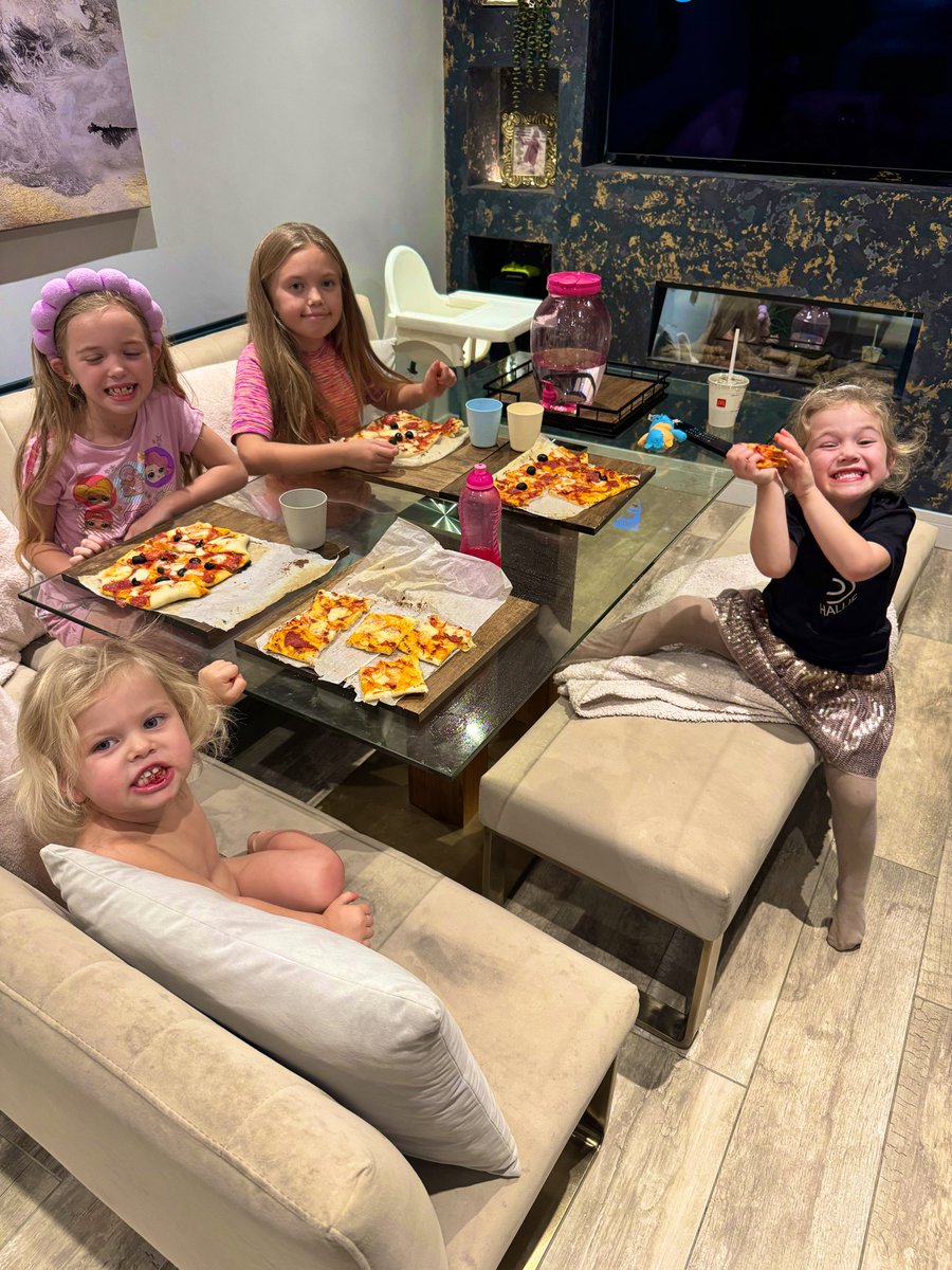 Pizza and cookie dough making with the girls last night 💜