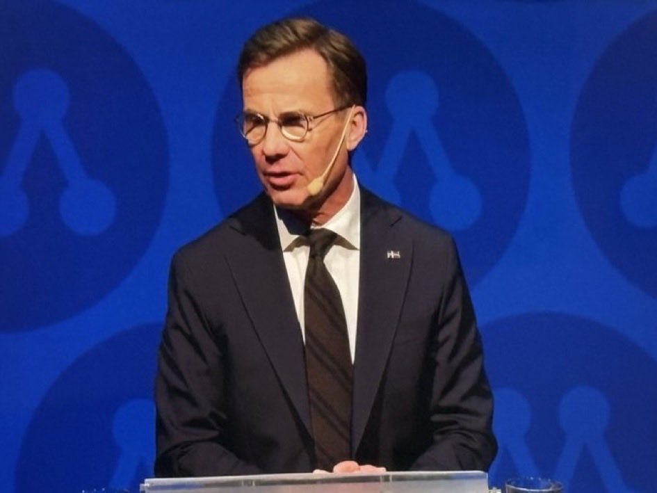 CarlBAndersson's tweet image. Nya Moderaterna GER UPP ARBETSLINJEN i utbyte mot skattesänkningar för de med störst inkomster:
• Rekord i konkurser
• Massarbetslöshet
• Fördubblad fattigdom
• Varsel-epedemi
• Fortsatt kriminalitet

VARFÖR?