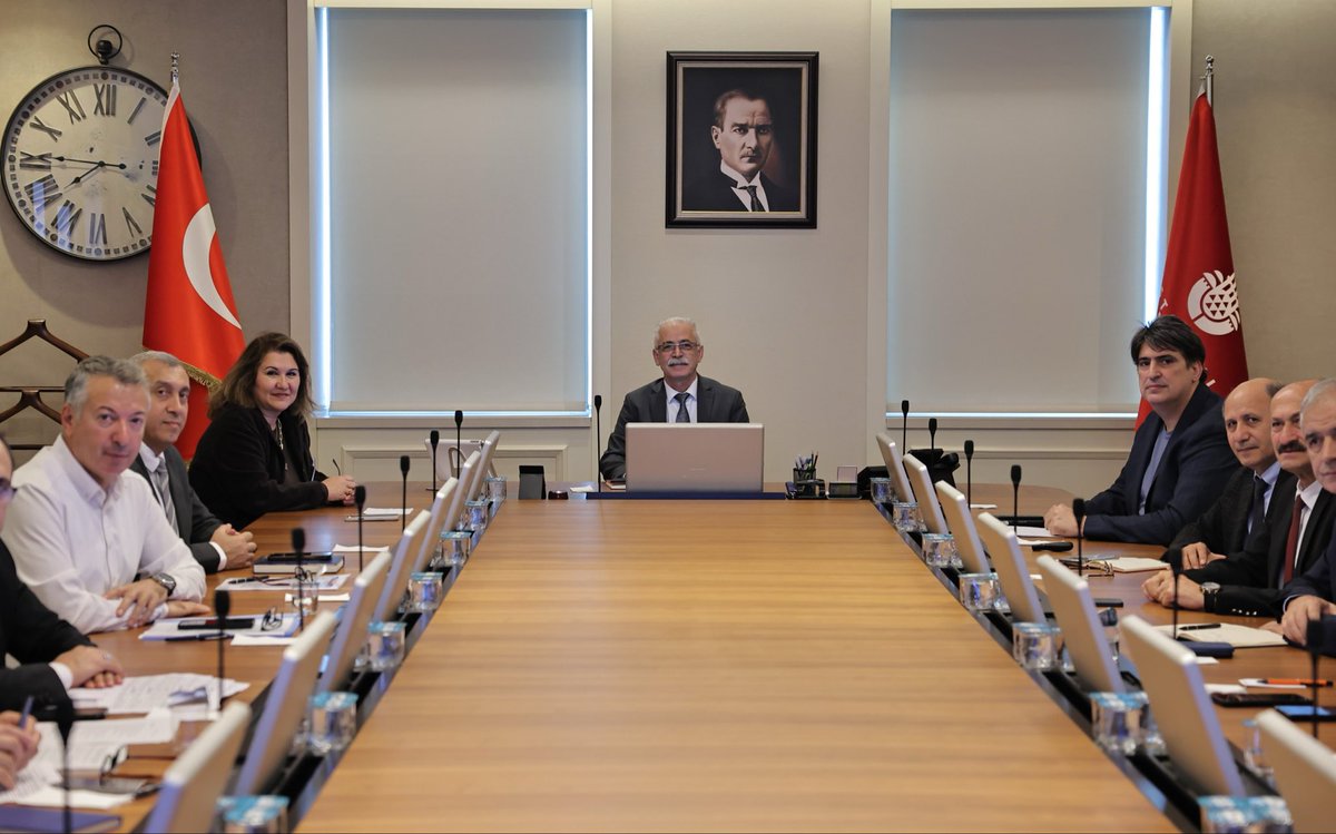 #iski olarak işimizi yapıyor,  #istanbul un suyunu konuşuyoruz..
Olası riskler neler olabilir, nasıl hazır olabiliriz, yeni projeler, maliyetler, uygulanabilirlik, fizibilite çalışmaları ile sürdürülebilirlik merkezli eylem planları başlıca konularımız..
Tek derdimiz #suyumuz