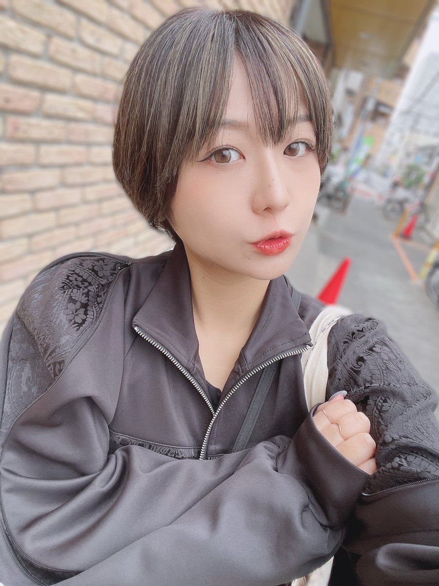 gumiiin25's tweet photo. 🌙11月スケジュール🌙 PR

関東~関西まで参戦しますので
仲良くしてください🥳
一緒に回そう💪

スケジュールや
店内状況のリポストは
とっても嬉しいです📣

新生ぐみすろまだまだ頑張るので
応援&amp;リポストお願いします🎌

#ぐみすろ https://t.co/ekv3b6emdD