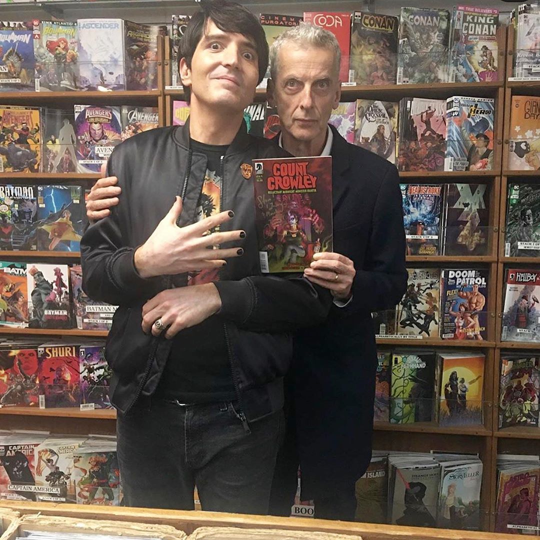 brinatello's tweet photo. #OTD (October 26, 2019): #PeterCapaldi at @oxfordcomics in Atlanta, GA as the #TwelfthDoctor to support #DavidDastmalchian and his comic, #CountCrowley. πΈ: David, @steveagee and Stephen L. Roper II. https://t.co/V3VOWZt7OR https://t.co/u6dfmoGW4S https://t.co/mb0E6RgmQe https://t.co/ONIFdqws78