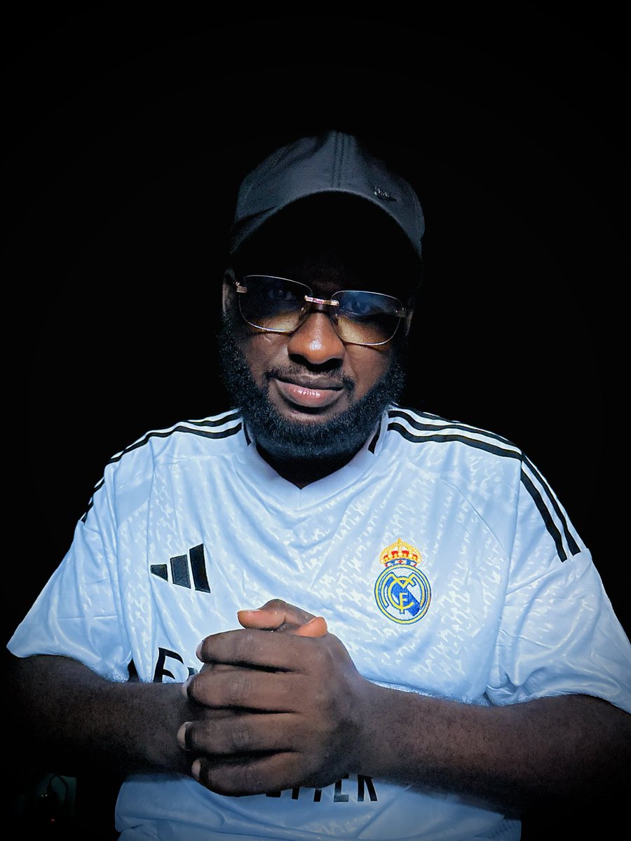 zaMusbeyNe_'s tweet image. Call me a COW If Barcelona somehow manage to defeat Real Madrid, and I’ll completely shave off my beard and burn this jersey. That’s how confident I am that Real Madrid won’t lose. It’s not just a promise, it’s a statement of faith in the team. Vamosss! Hala Madrid.