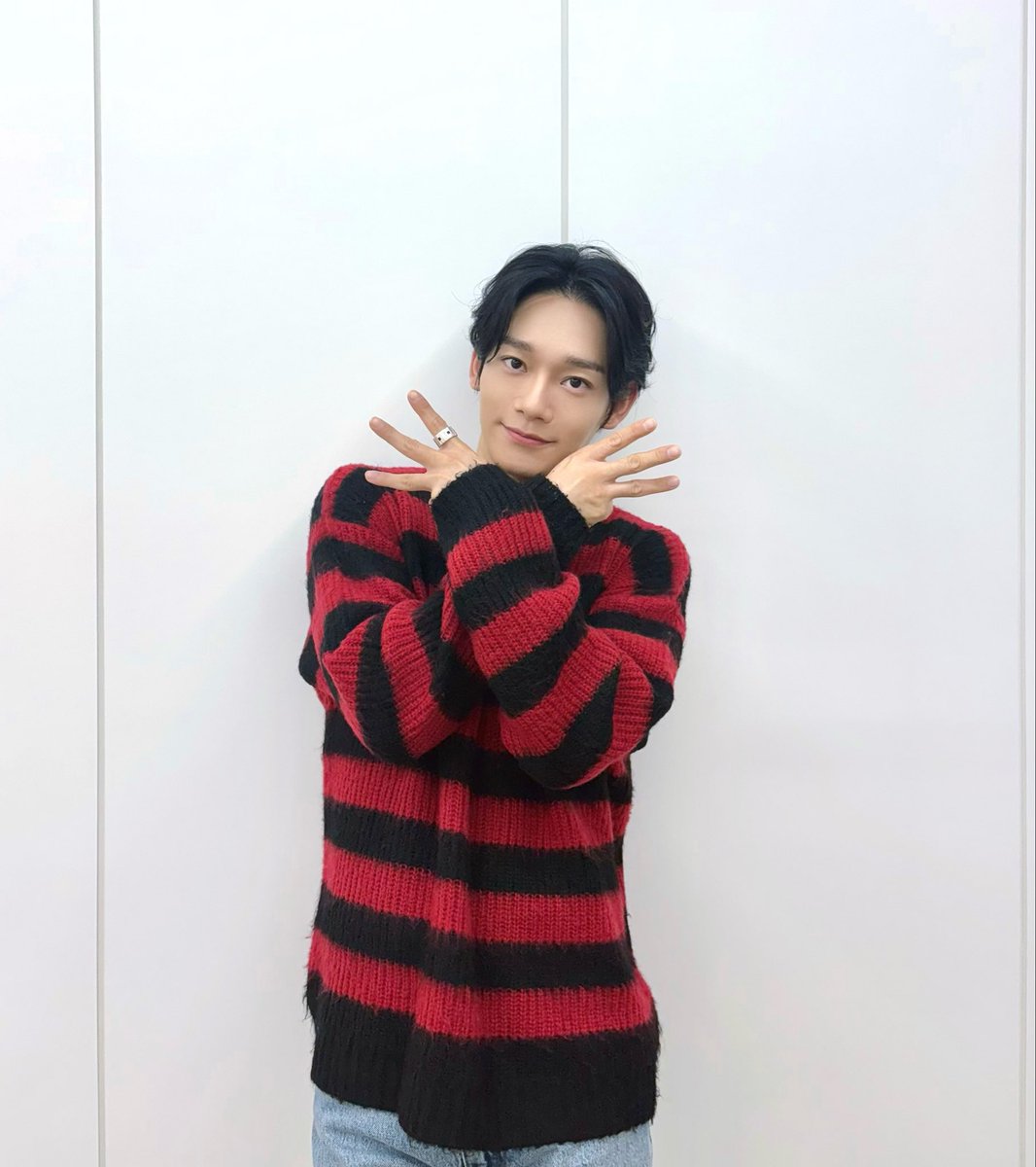 CHEN_INB100's tweet image. 📍 2025.10.26 | 애플뮤직
💛 Fan Sign Event 
오늘 받은 응원 덕분에 한 주를 든든하게 시작할 수 있을 것 같아요✨
이번 주도 우리 함께 즐겁게 보내봐요☺️💛
#CHEN #첸 #Arcadia