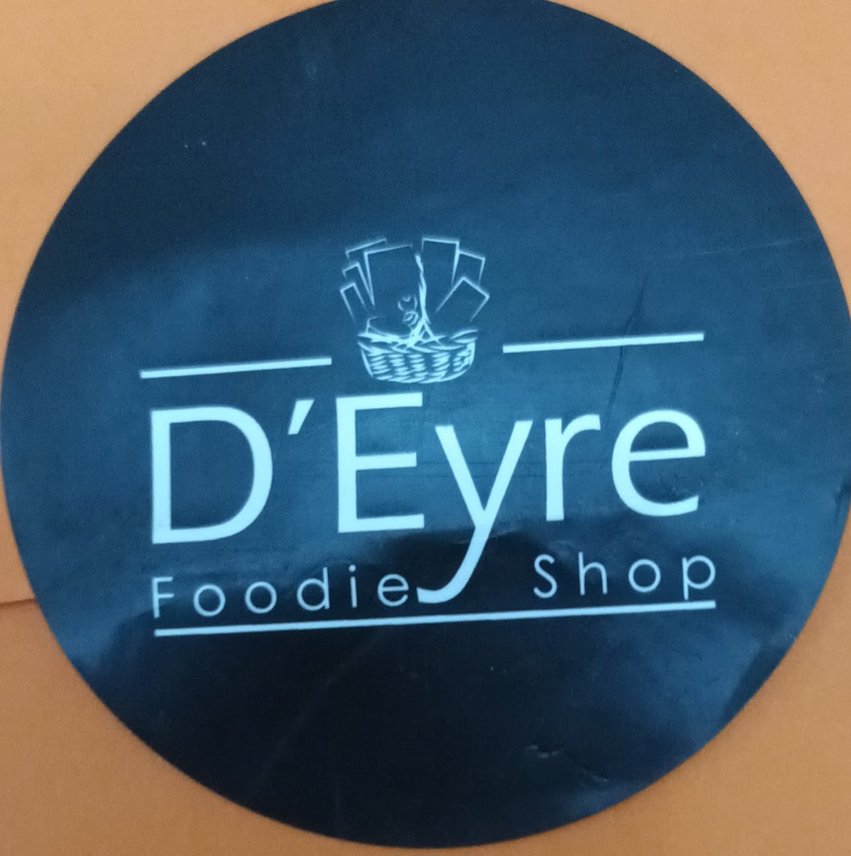 ✅Rifa preparada para el partido de hoy. Donada por D’ Eyre Foodie Shop