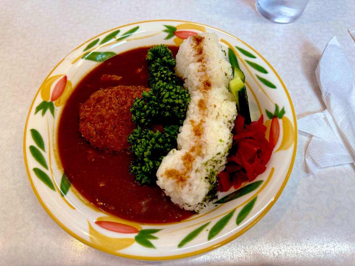 雨で人が少なくて静かだったし、DDタープを活躍させることができて良かった。晴れてれば星が綺麗だったのかな。また行きたい。

あと、ダムカレー美味しかったー