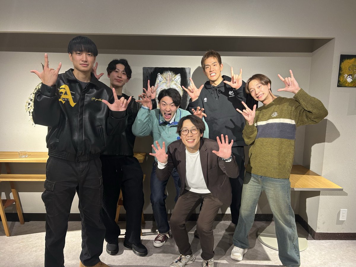 ／
2025.10.26(sun)
アフターマッチパーティー🐺🎉
＼

みんなで一勝目の☝️✨

ご参加いただいた皆様、
ありがとうございました！

#ヴォレアス北海道