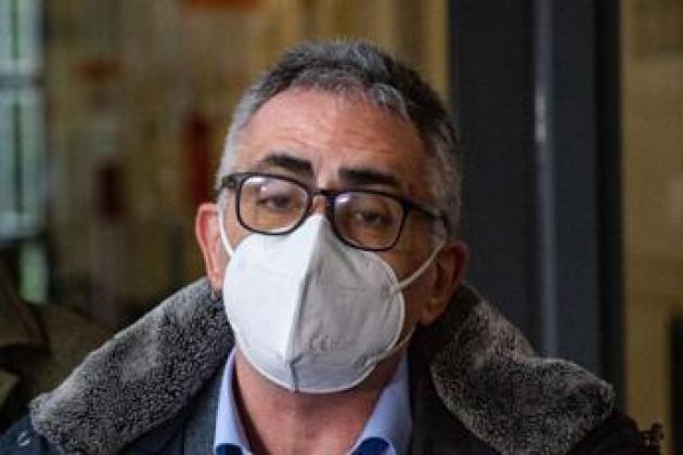 viaggrego's tweet photo. #Commissione #Covid , il #Tele-#Virologo #Pregliasco ", #ammette di aver #preso #Soldi da #tutte le #BigPharma negli ultimi 4 anni ! Adesso #dovrebbe mettersi una #Maschera , quella #vera pero' ! Leggi Qui: https://t.co/CxHu5QLKsC https://t.co/6sOYTtg0X9
