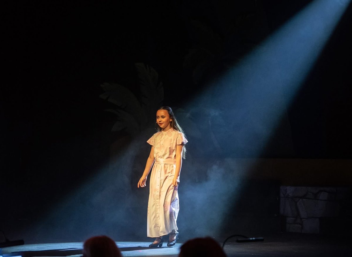 CraigRudders's tweet image. Beaming with pride. Her first lead role and knocked it out of the park. Every child on that stage just shone so bright. 

An award winner to boot with her fellow narrators 

#GoGoGoJoseph #ProudDad