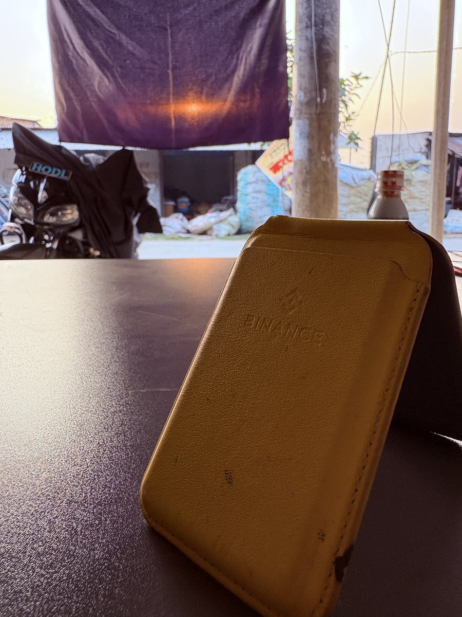 HackAbleNote's tweet image. Just a random picture