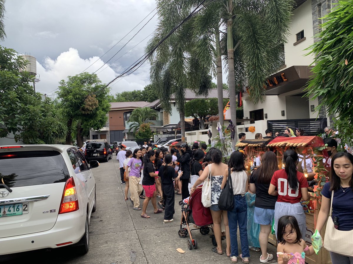 It’s a happy sight when people share their blessings for trick or treat as part of #Halloween2025 

Surely, many kids went home with smiles in their heart!