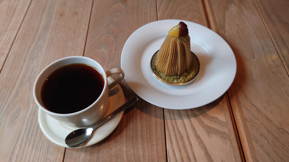 ＃モンブラン
🌰秋を頂きました。