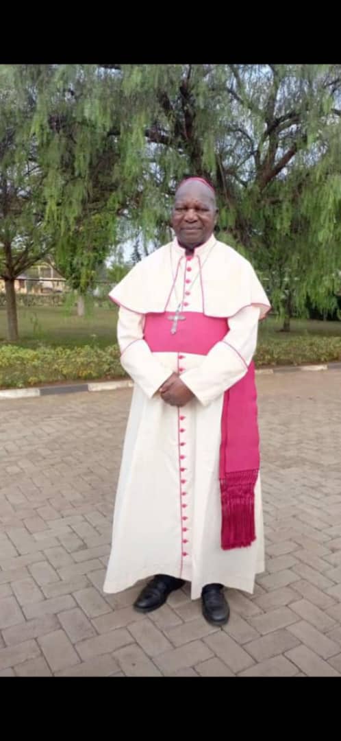 naassonk's tweet photo. Nous apprenons le décès de Mgr L'évêque émérite du diocèse de Goma, Faustin Ngabu ce dimanche 26 octobre 2025 à l'hôpital  charité maternelle ! https://t.co/gpkaknvCRc