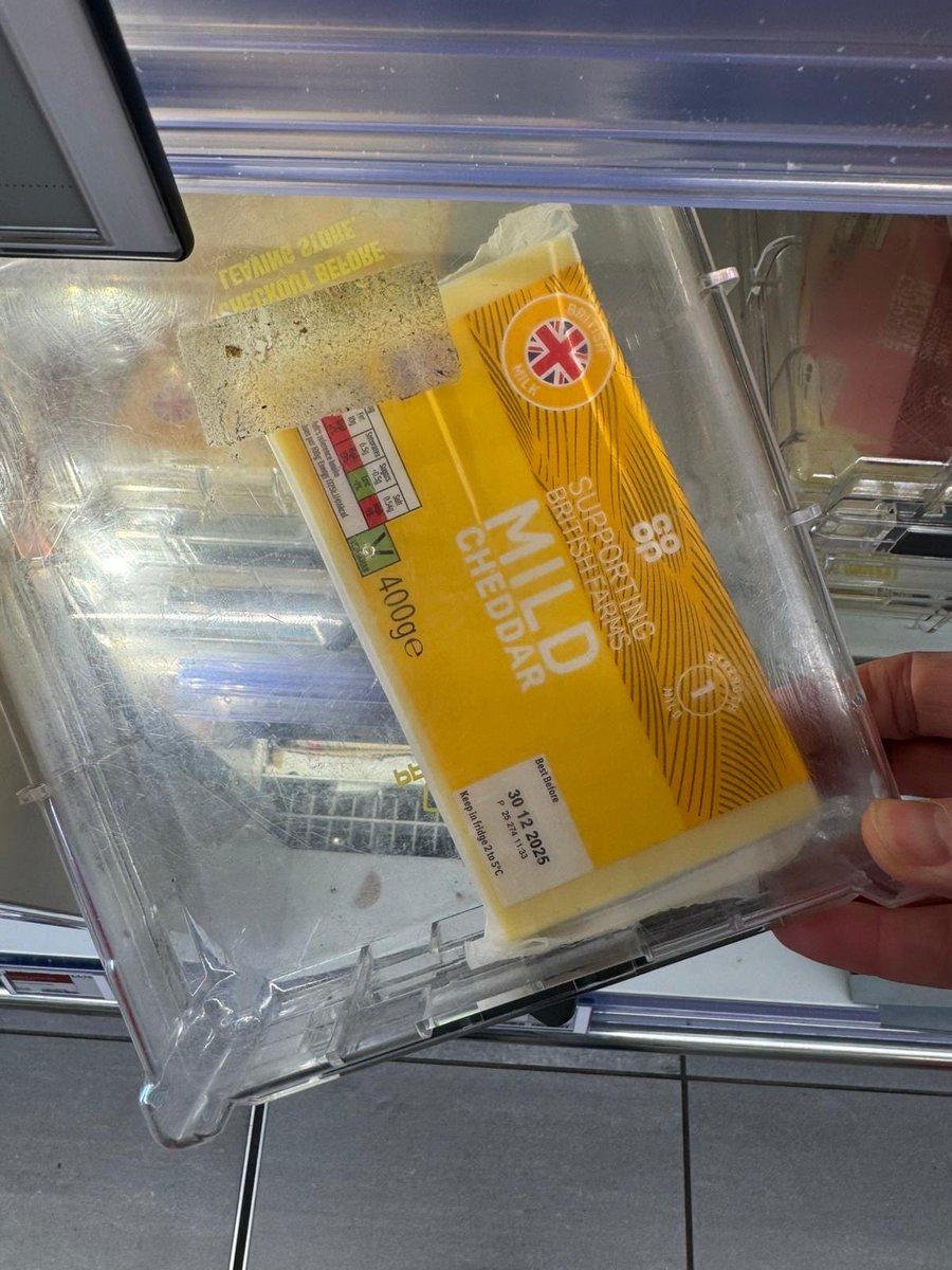 robprogressive's tweet image. WTAF mild cheddar cheese now in security lock boxes at Co-Op
Not even mature cheddar. Just cheap, mild cheese 
The UK is over