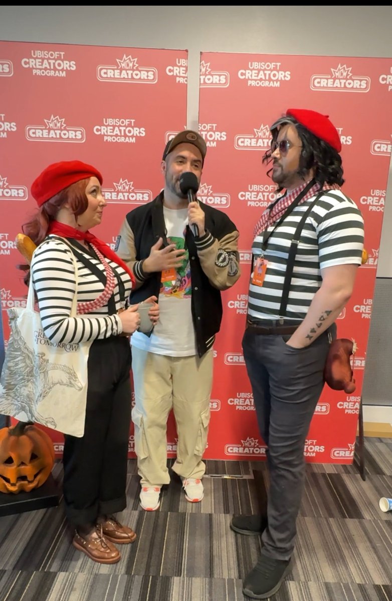 dee_buk's tweet image. Day 3 of MCM comic con! Asking people what’s their GOTY! @MCMComicCon @EGX #ComicCon