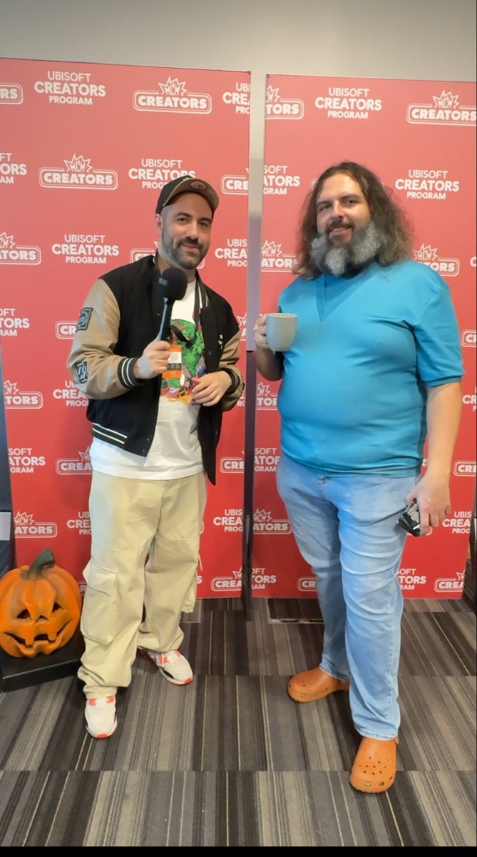 dee_buk's tweet image. Day 3 of MCM comic con! Asking people what’s their GOTY! @MCMComicCon @EGX #ComicCon