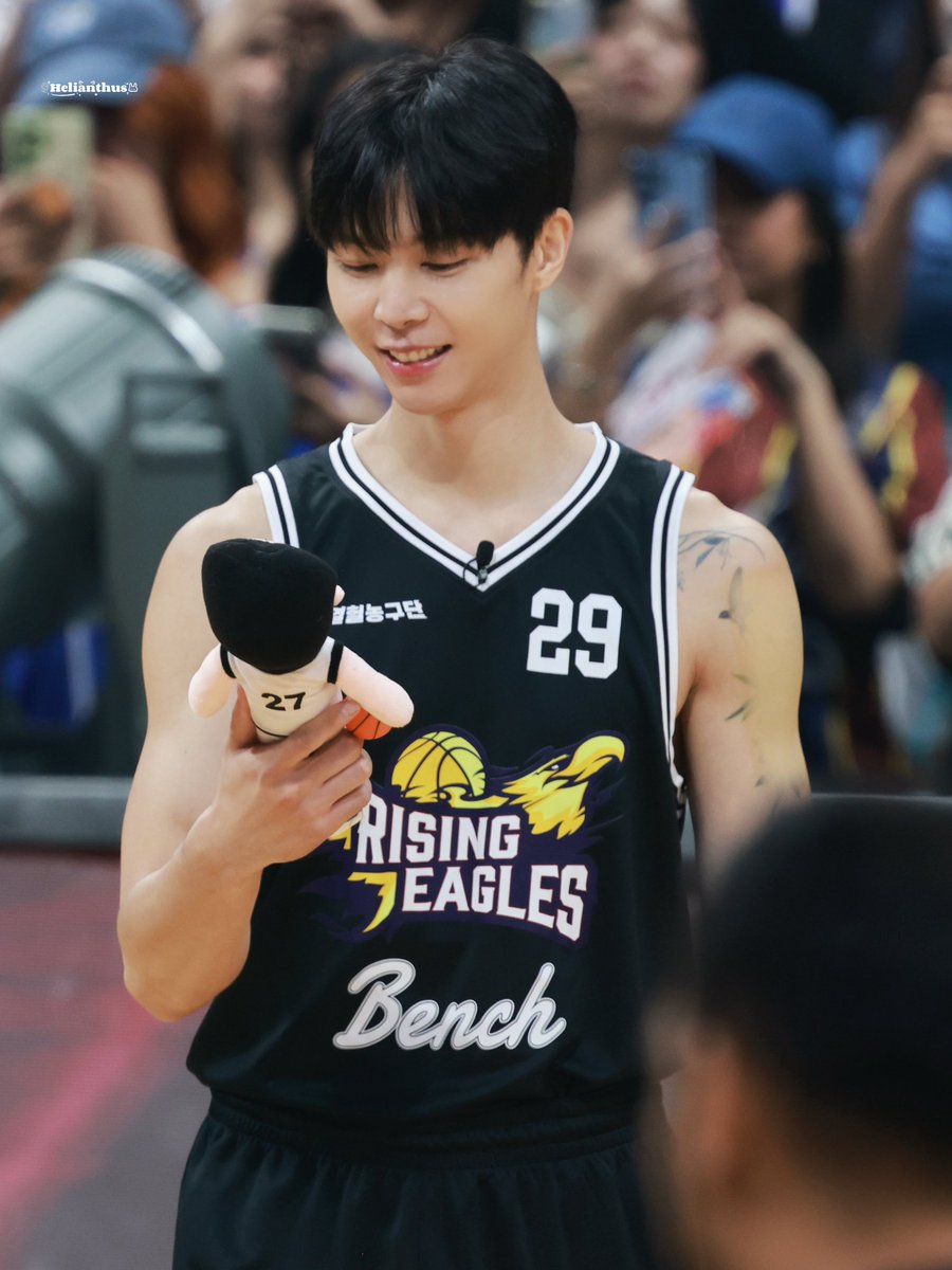 𝐇𝐞𝐥𝐢𝐚𝐧𝐭𝐡𝐮𝐬 🌻 tweet media