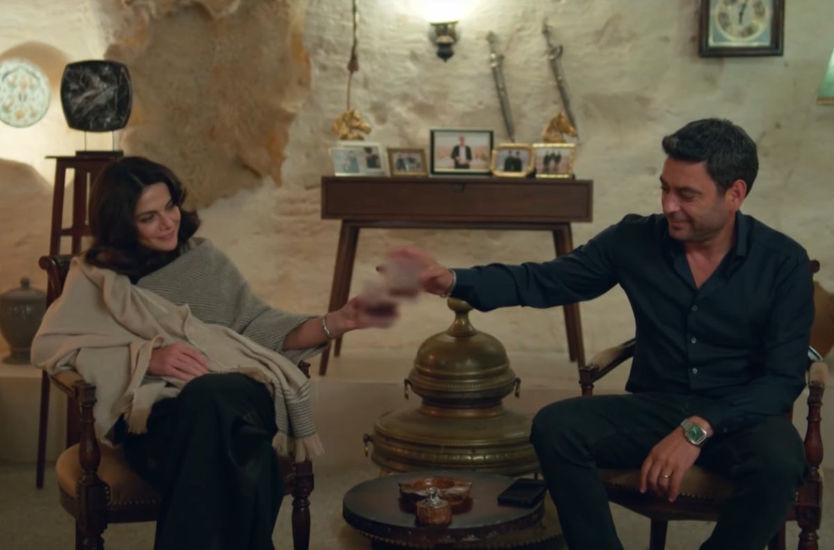 ElenahJu's tweet image. I just woke up and there's a #SofaGate? I love how Abu Ali is unintentionally triggering the weirdos.