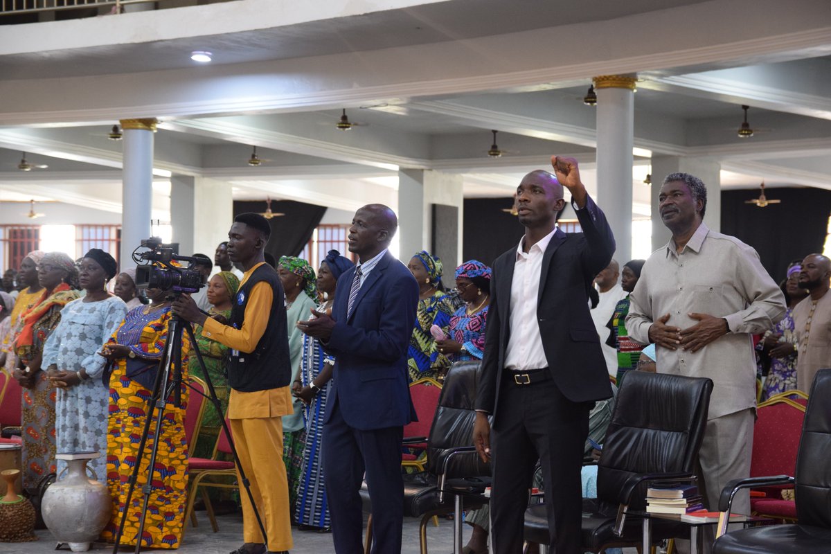 Ecwakaura's tweet photo. “For everything that was written in the past was written to teach us, so that through the endurance taught in the Scriptures and the encouragement they provide we might have hope.”
Romans 15:4 https://t.co/HqbuOn7VUG