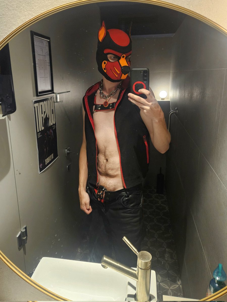 #locktober day 26, lil bathroom cage check at West Connect today 😏