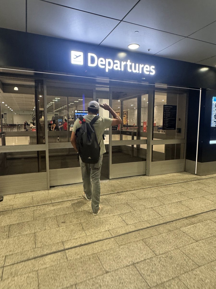 ImRo45's tweet image. One last time, signing off from Sydney 👊