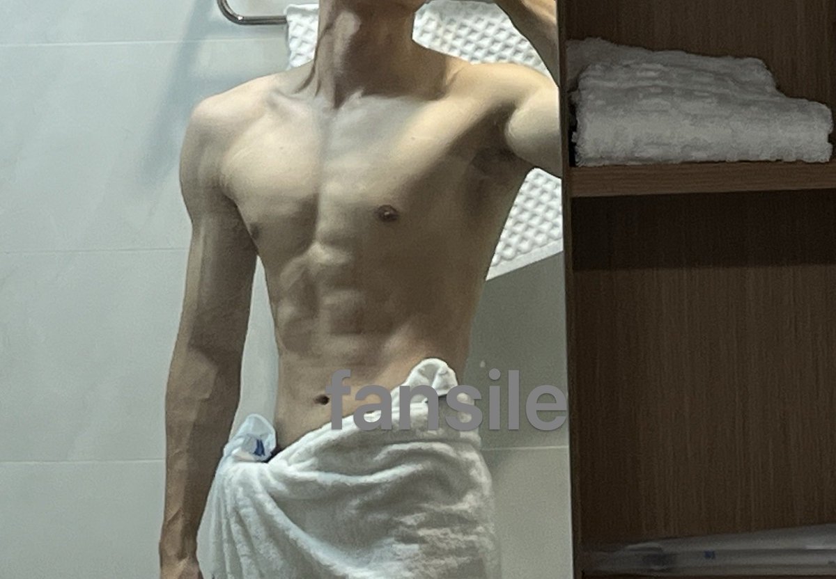 天气转凉 有点想你
#腹肌
#健身
#记得好好保暖